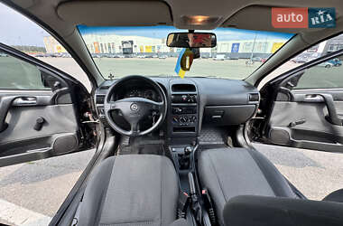 Седан Opel Astra 2006 в 