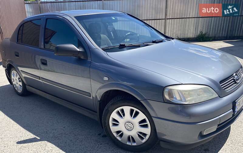 Седан Opel Astra 2007 в Ровно