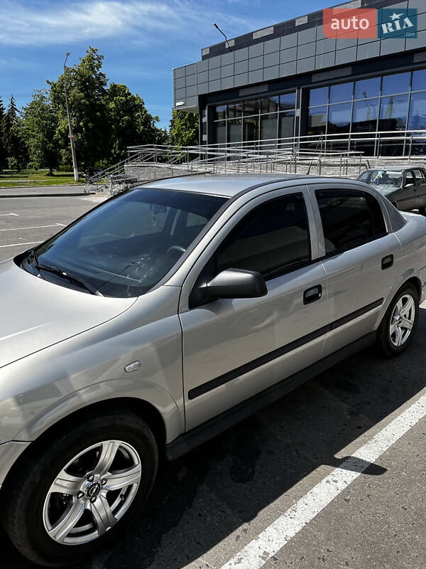 Седан Opel Astra 2008 в Балаклее