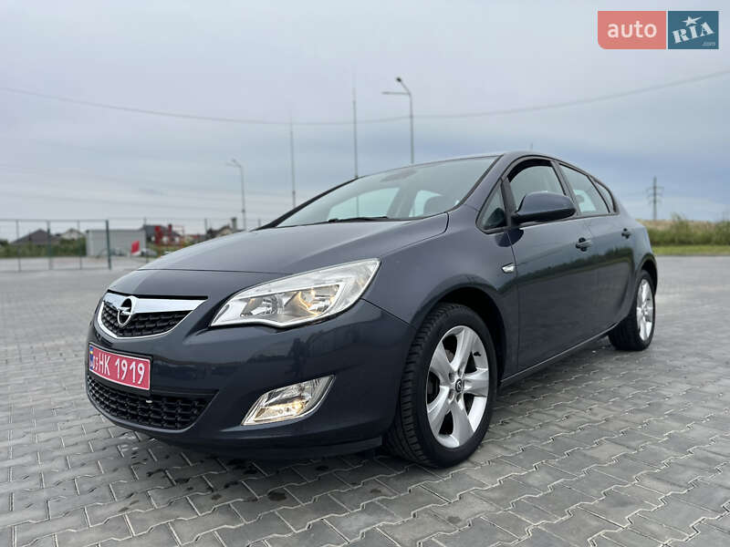 Хэтчбек Opel Astra 2009 в Луцке