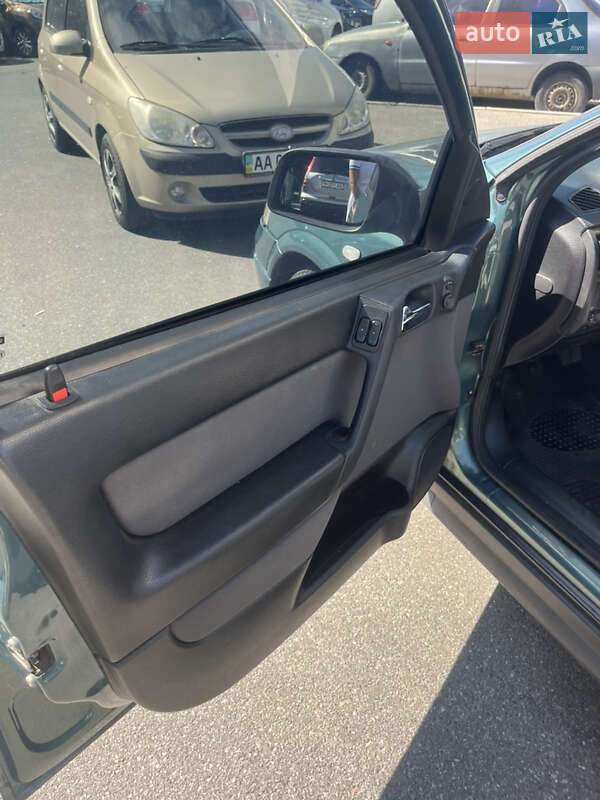 Хэтчбек Opel Astra 2002 в Киеве