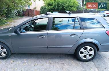 Універсал Opel Astra 2005 в Житомирі