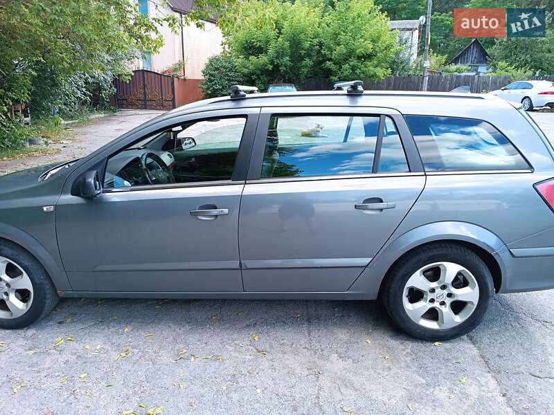 Универсал Opel Astra 2005 в 