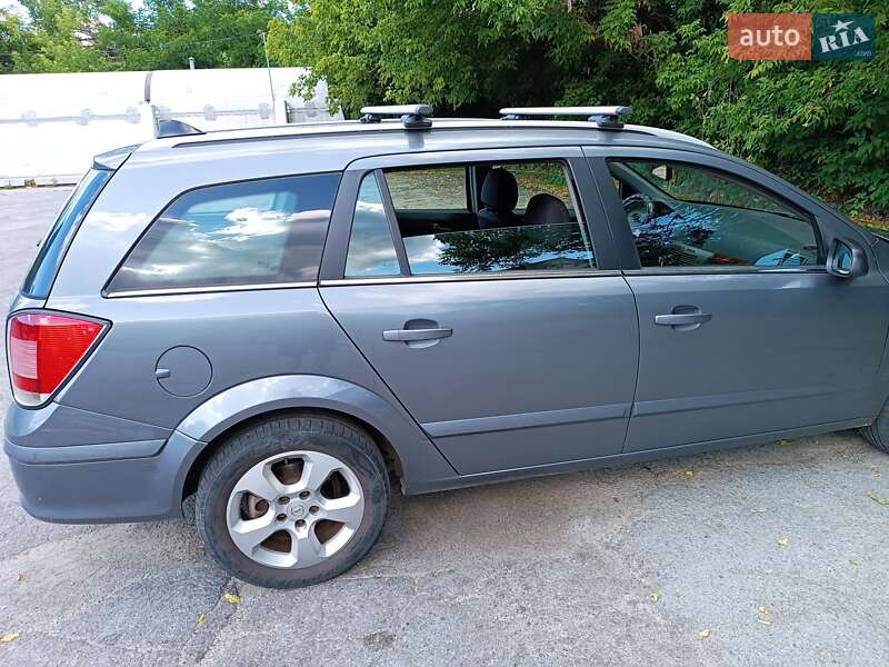Универсал Opel Astra 2005 в Житомире
