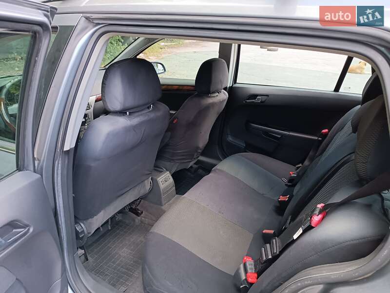 Универсал Opel Astra 2005 в Житомире
