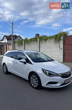 Универсал Opel Astra 2017 в Ровно