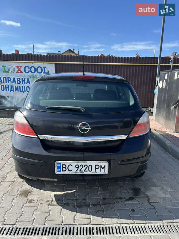 Хэтчбек Opel Astra 2004 в Львове