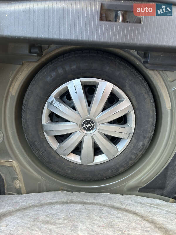 Хэтчбек Opel Astra 2004 в Львове