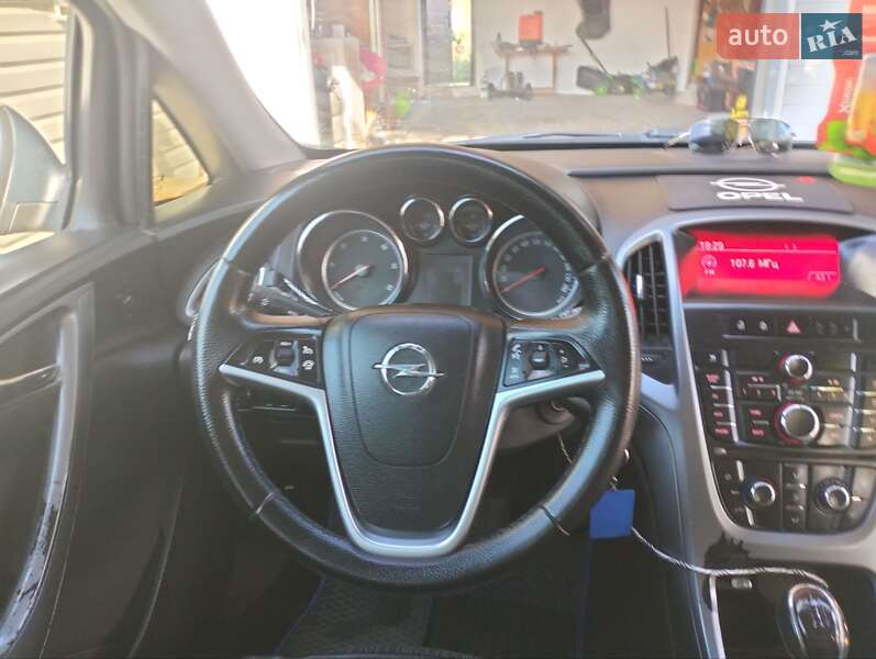 Универсал Opel Astra 2013 в Белой Церкви