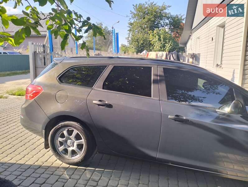 Универсал Opel Astra 2013 в Белой Церкви