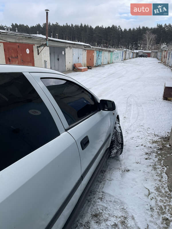 Универсал Opel Astra 2002 в Нетешине