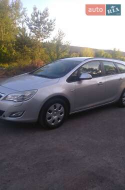 Універсал Opel Astra 2011 в Радивиліві