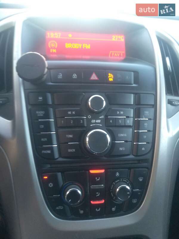 Универсал Opel Astra 2011 в Радивилове