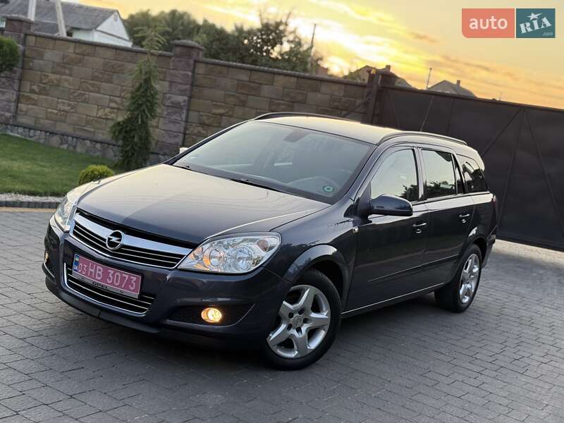 Універсал Opel Astra 2008 в Луцьку