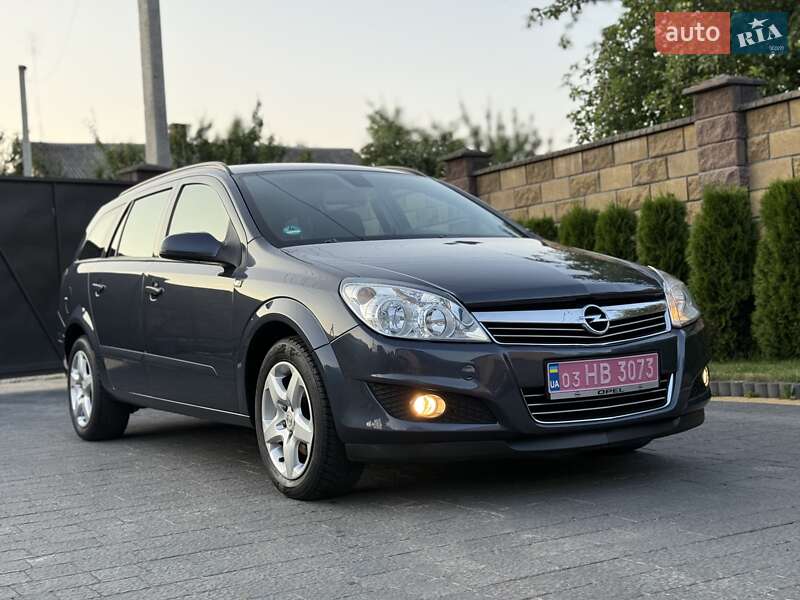 Універсал Opel Astra 2008 в Луцьку