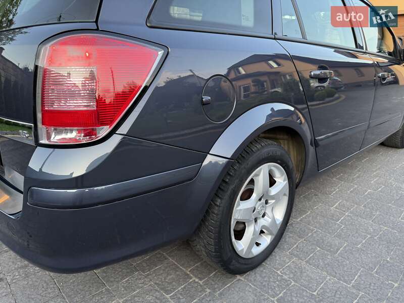 Універсал Opel Astra 2008 в Луцьку