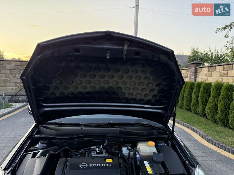 Універсал Opel Astra 2008 в Луцьку