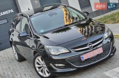 Универсал Opel Astra 2013 в 