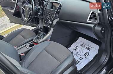 Универсал Opel Astra 2013 в 