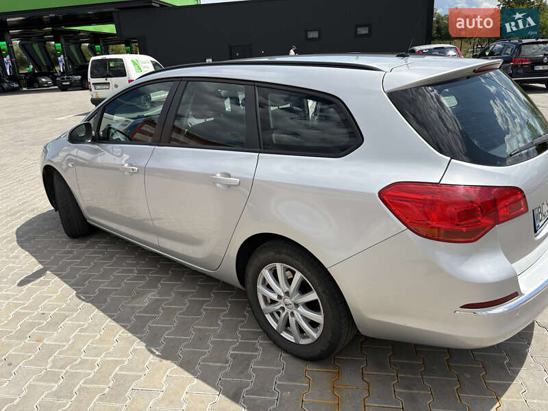 Універсал Opel Astra 2015 в Стрию