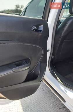 Универсал Opel Astra 2012 в 