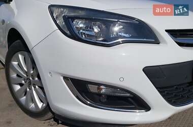 Универсал Opel Astra 2012 в 