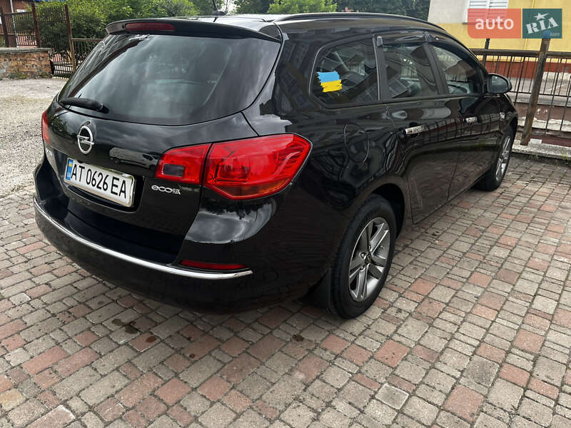 Универсал Opel Astra 2015 в Ивано-Франковске