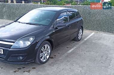 Хэтчбек Opel Astra 2005 в 