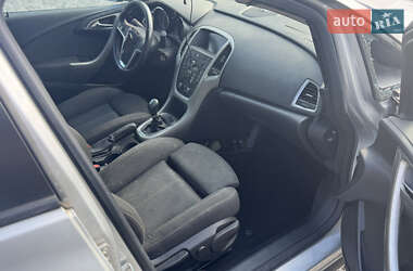 Универсал Opel Astra 2012 в 