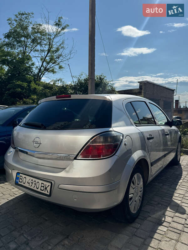 Хэтчбек Opel Astra 2008 в Львове