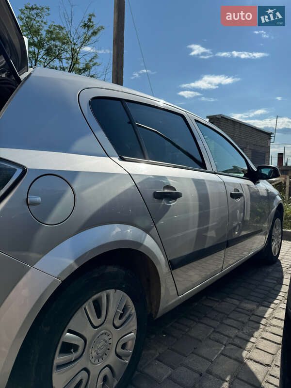 Хэтчбек Opel Astra 2008 в Львове