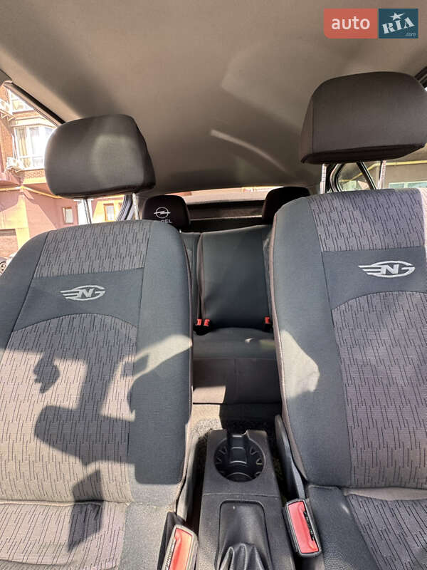 Хэтчбек Opel Astra 2008 в Львове