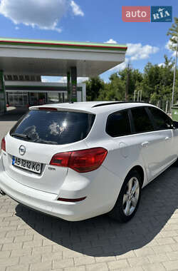 Универсал Opel Astra 2011 в 