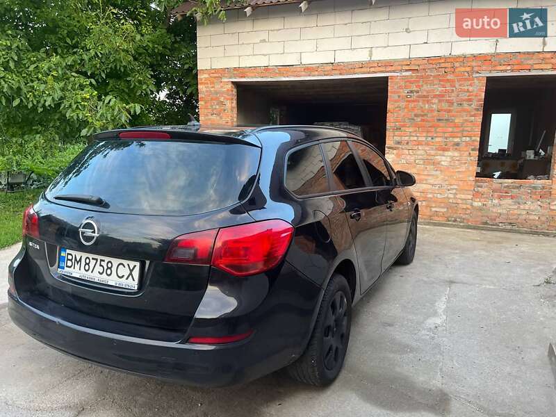 Універсал Opel Astra 2011 в Бердичеві