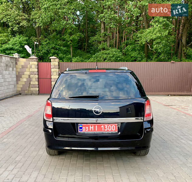 Універсал Opel Astra 2009 в Луцьку
