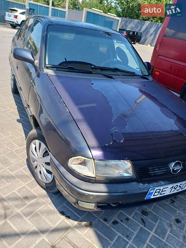 Хэтчбек Opel Astra 1997 в Николаеве