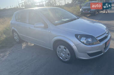 Хетчбек Opel Astra 2004 в 