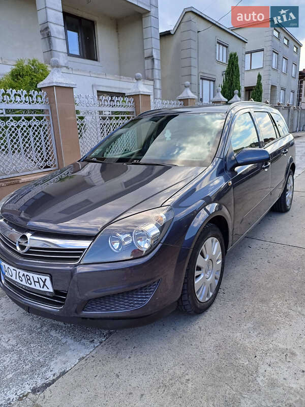 Универсал Opel Astra 2007 в Тячеве