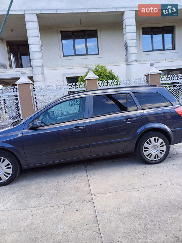 Универсал Opel Astra 2007 в Тячеве