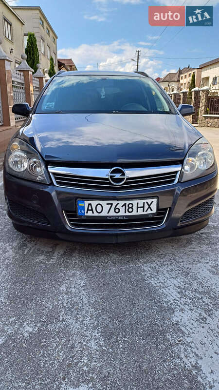 Универсал Opel Astra 2007 в Тячеве