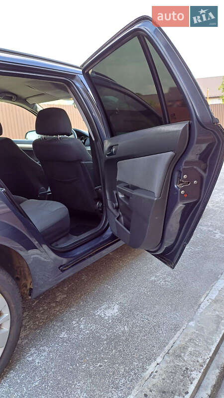 Универсал Opel Astra 2007 в Тячеве