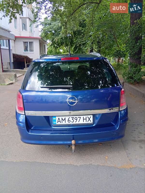 Универсал Opel Astra 2005 в Житомире