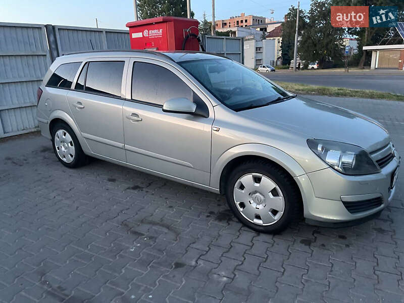 Универсал Opel Astra 2005 в Львове