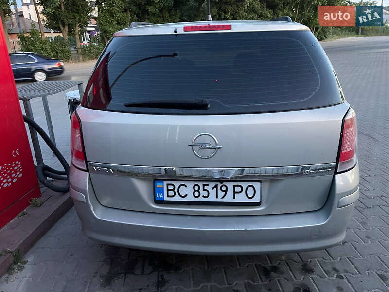Универсал Opel Astra 2005 в Львове