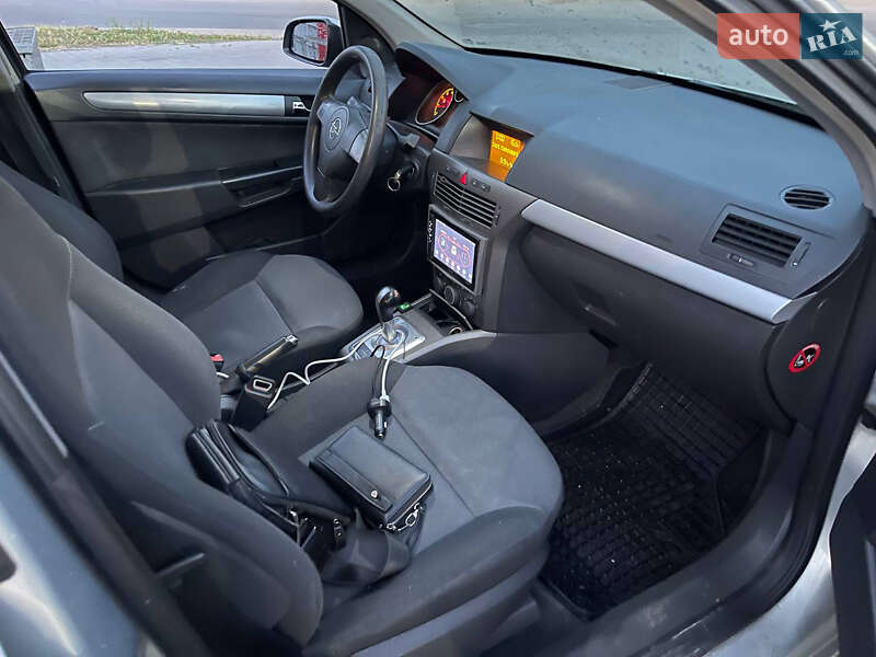 Универсал Opel Astra 2005 в Львове