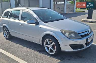 Универсал Opel Astra 2005 в Ужгороде