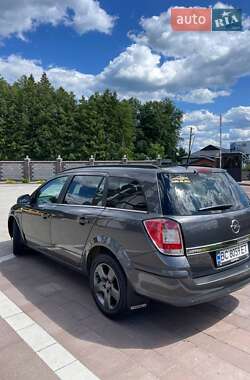 Универсал Opel Astra 2010 в 