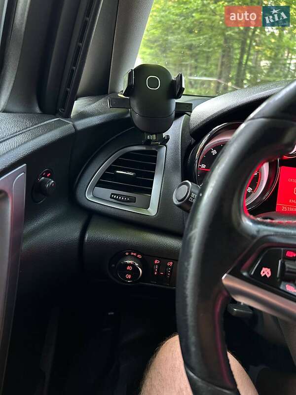 Универсал Opel Astra 2014 в Стрые