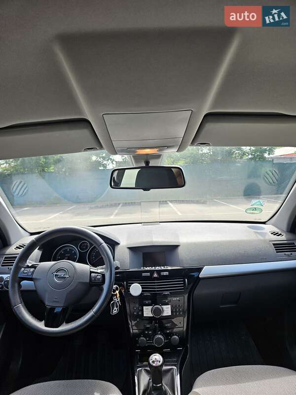 Универсал Opel Astra 2010 в Богородчанах