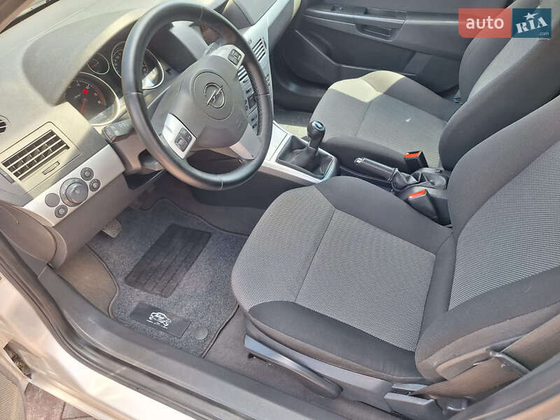 Универсал Opel Astra 2009 в Виннице